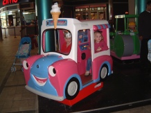 2004-12-01 Vale Kyla Mall 23.jpg